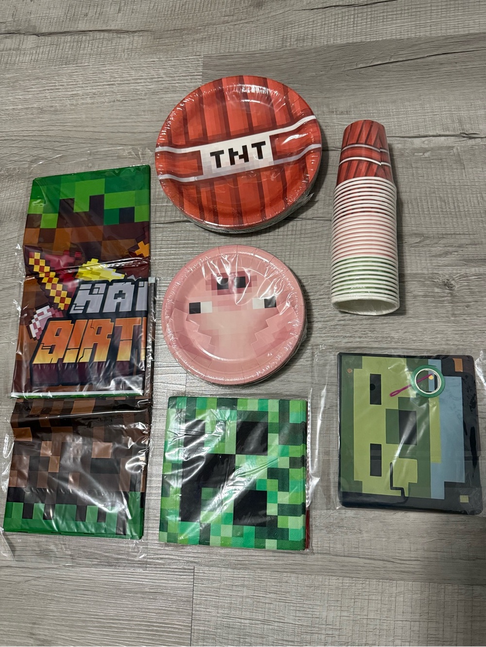 Minecraft-Themed Birthday Set